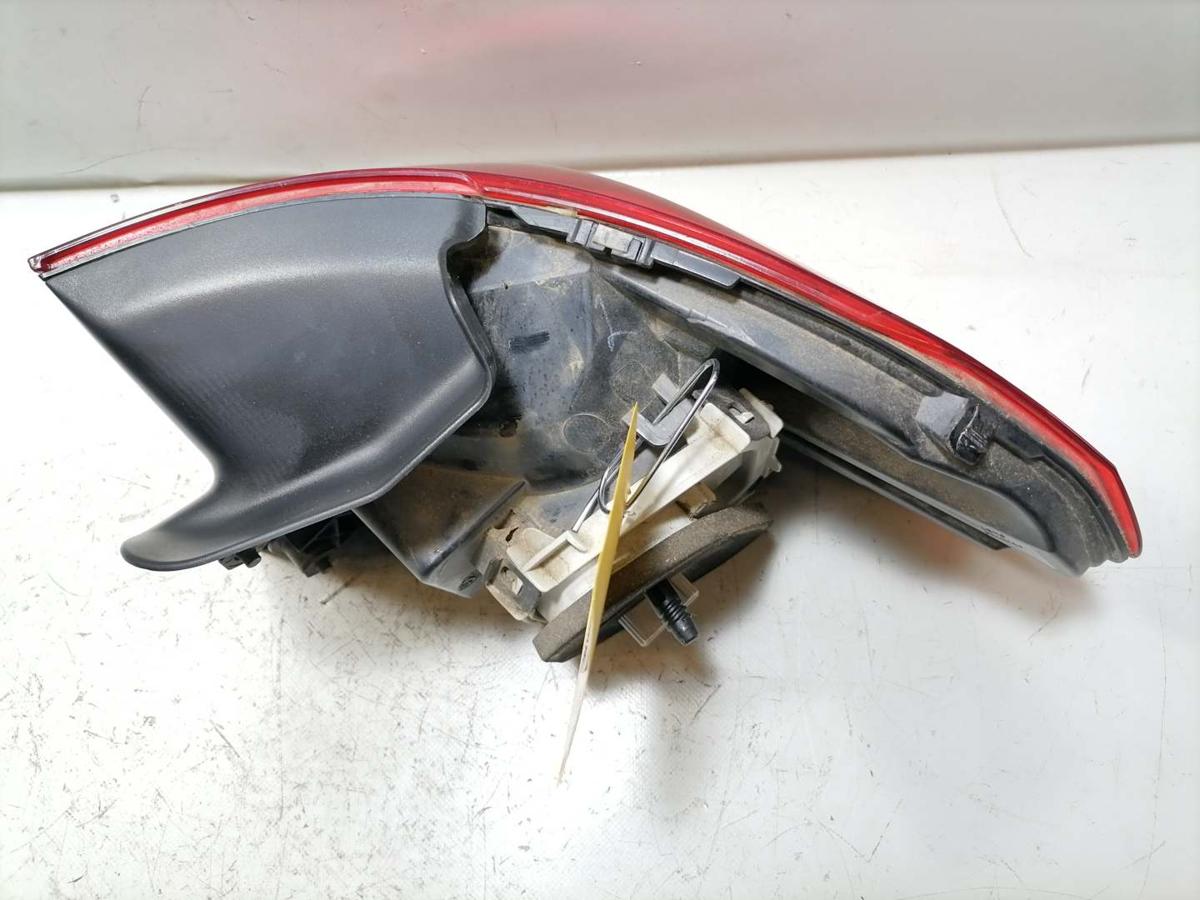 VW Touran 2 original R&uuml;cklicht R&uuml;ckleuchte Schlussleuchte links au&szlig;en Bj.2017